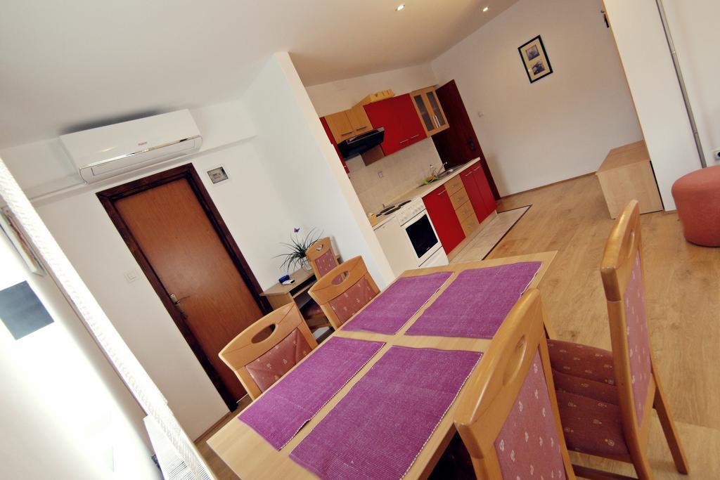 Apartment House Lalita Fuzine Exterior photo