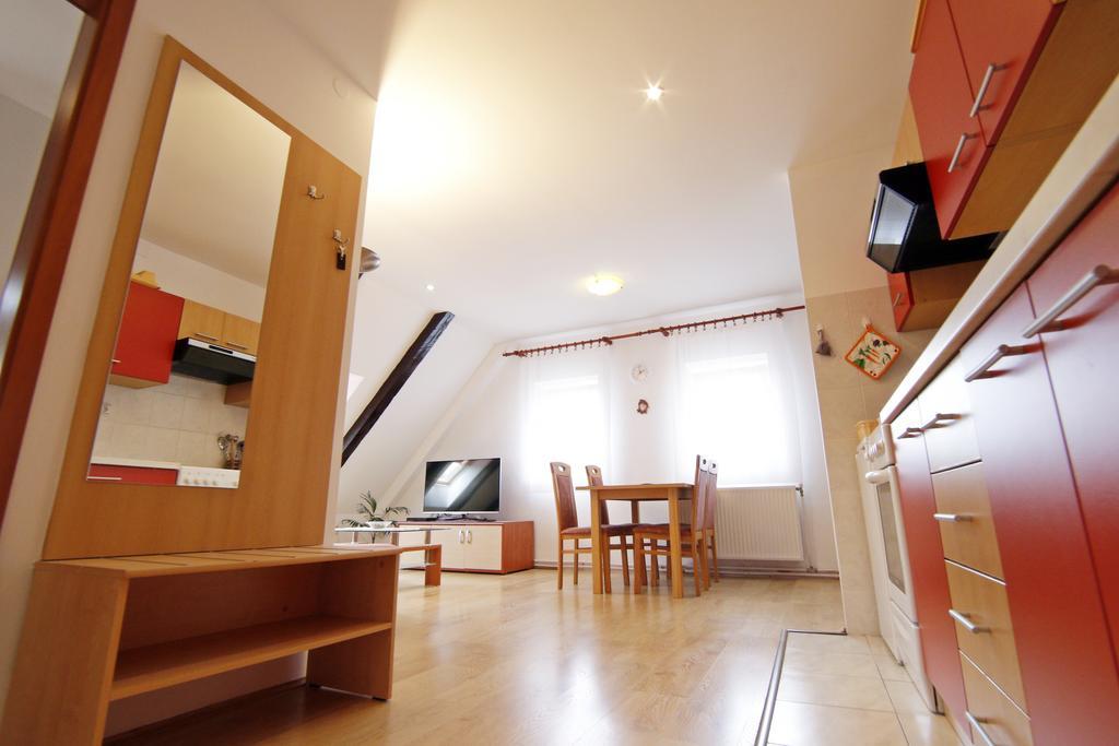 Apartment House Lalita Fuzine Exterior photo